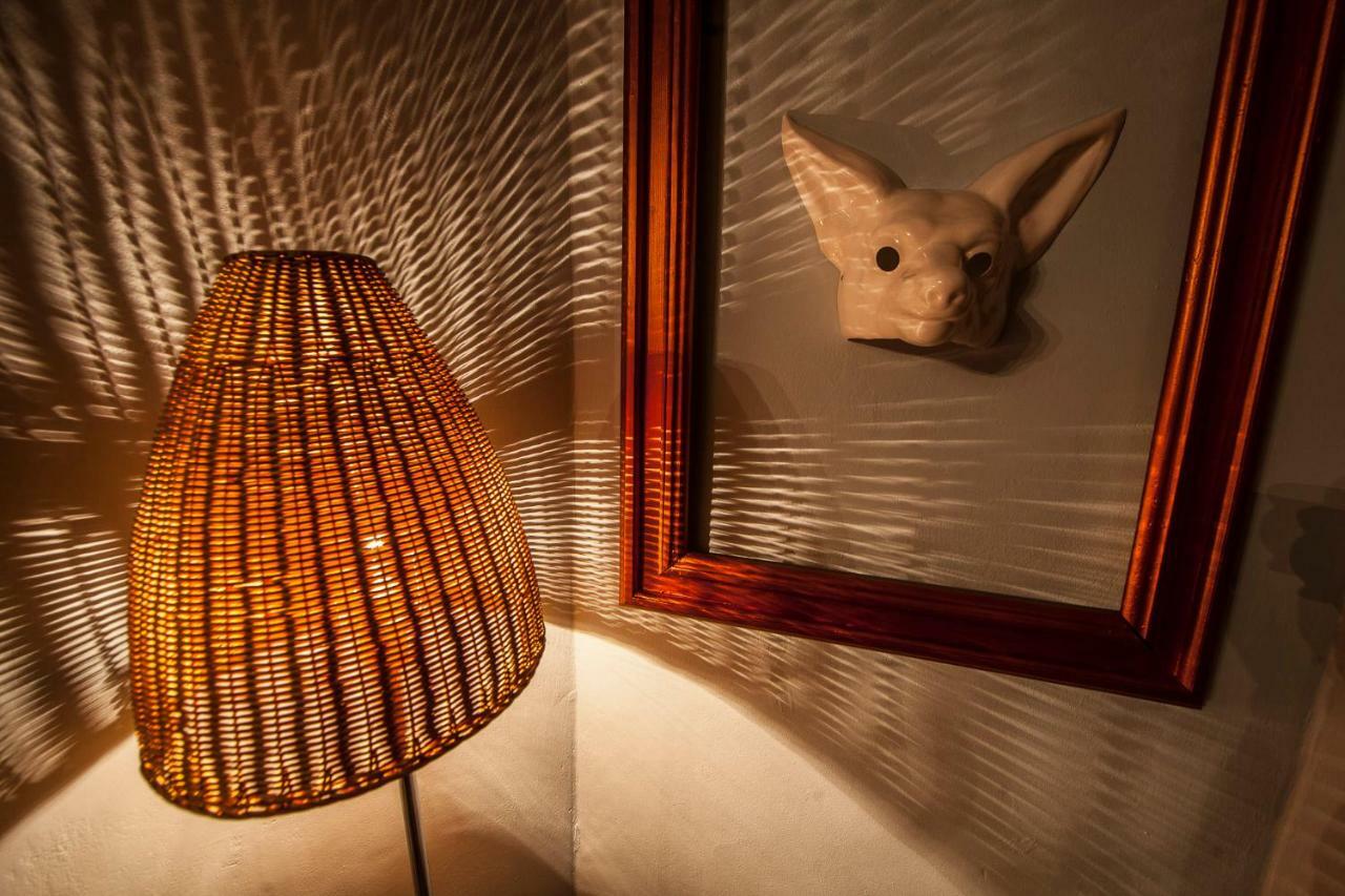 Apartment Authentic Art *